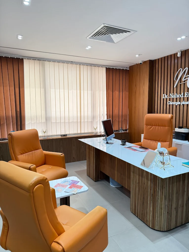 Cabinet de chirurgie plastique et esthétique Dr. Nahed Fathi Ahmed à Agadir - Bureau de consultation